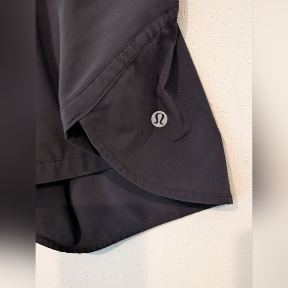 Lululemon Hotty Hot High-Rise Lined Short 4' Black Size 6 - Picture 8 of 9